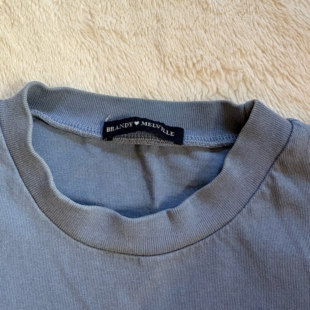 brandy melville Hawaii tee - Picture 3 of 4